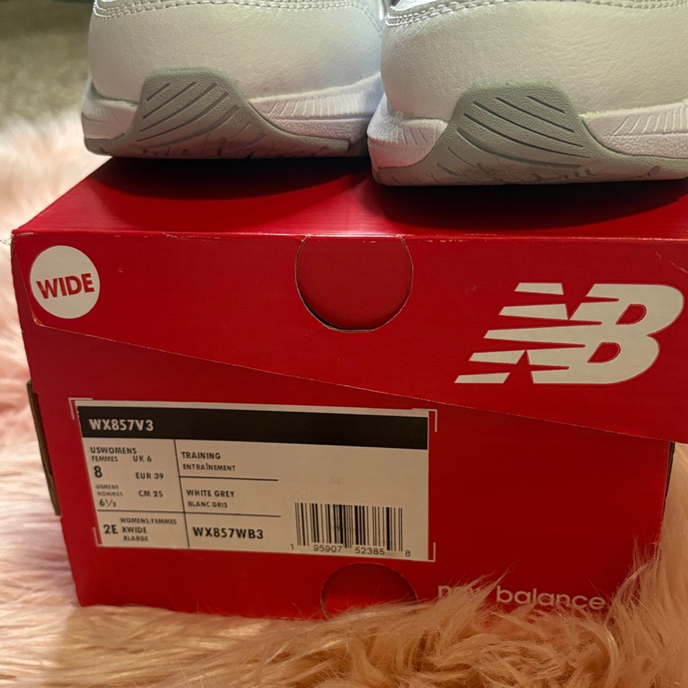 New Balance 857 White Athletic Training Shoes, Size 8 Wide - Picture 7 of 12